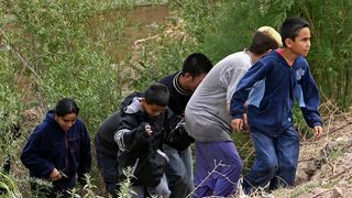 Descoperire șocantă în Mexic. Peste 340 de migranţi au fost găsiţi în remorca unui camion