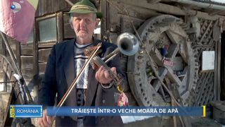 VIDEO - Asta-i România! Trăiește într-o veche moară de apă