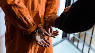 Sfârșit tragic pentru un român din străinătate! Cristian s-a stins din viață după ce a fost închis într-un centru de detenție pentru imigranți