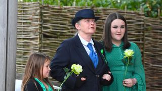 Un tată a murit la c&acirc;teva ore după &icirc;nmorm&acirc;ntarea fiicei sale de 23 de ani, care a căzut de la balconul unui club de noapte