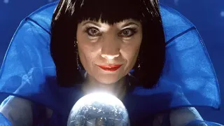 A murit Mystic Meg, cel mai cunoscut astrolog din Marea Britanie, care a prezis câștigurile la loto