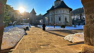 Prețul călătoriei este de 130.000 de dolari și acoperă toate cheltuielile