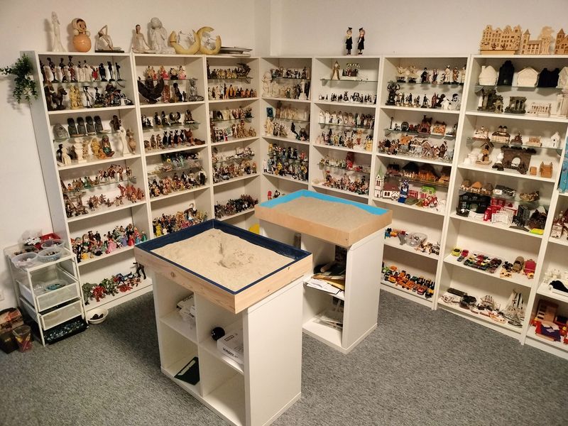 Efectul terapiei prin jocul cu nisip este întemeiat într-un nivel foarte profund al psihicului 