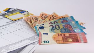 Curs valutar BNR azi, 10 martie 2023. Surpriză pe piața valutară: Cât este euro?