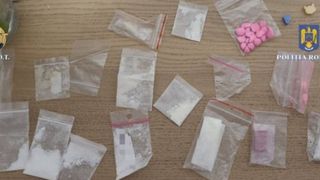 Un tânăr din Constanța, reținut în timp ce vindea droguri