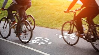 Ce se va &icirc;nt&acirc;mpla cu pistele de biciclete din București. Nicușor Dan: &bdquo;Am semnat contractul pentru elaborarea unui master plan pentru dezvoltarea reţelei de piste de biciclete&rdquo;