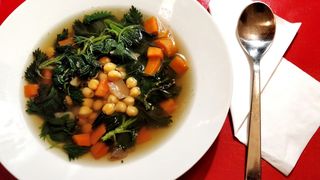 Trei rețete simple și sănătoase cu urzici