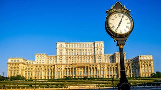 VIDEO - Rom&acirc;nia a bătut recordul secretarilor de stat! A ajuns să aibă &icirc;n prezent 200 de secretari de stat, de patru ori mai mulți dec&acirc;t &icirc;n 2010