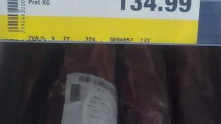 Prețul la carnea de miel a explodat. O fotografie apărută în mediul online, cu prețul unui cotlet de miel, le dă bătăi de cap românilor