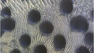 VIDEO. Cercurile perfecte de pe Marte, un mister pentru oamenii de știință