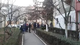 Ce a descoperit un bărbat în apartamentul tatălui său, mort de câțiva ani. Poliția a evacuat blocul