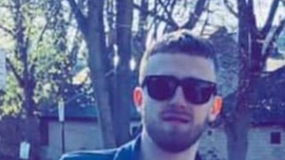 A sărit să apere o necunoscută pe stradă și a fost &icirc;njunghiat &icirc;n inimă. Cine este t&acirc;nărul erou de 26 de ani