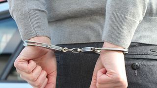 13 percheziții domiciliare în Vrancea și Buzău! Suspecții au fost reținuți pentru trafic de droguri de risc și de mare risc