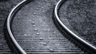 Doi tineri de 15 ani au fost uciși de tren în Italia. Oamenii au ieșit în stradă în memoria tinerilor