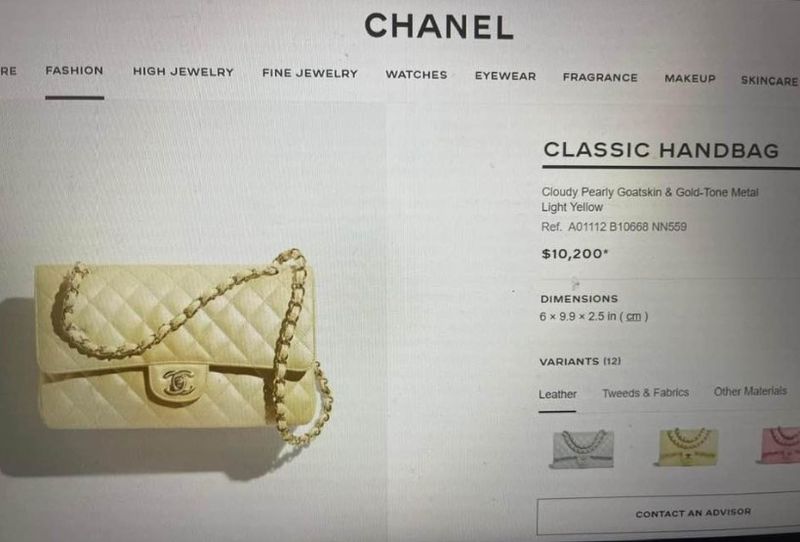 Cât costă geanta de lux purtată de Carmen Iohannis la vizita în Emiratele Arabe Unite? Suma este una colosală și trece de 8.000 de dolari