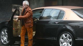 Irinel Columbeanu trece prin momente cumplite, după ce a fost abandonat de cei dragi: &bdquo;Nici ea nu-mi mai răspunde la mesaje&rdquo;