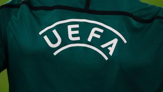 Scandal &icirc;n fotbal, privind afişarea hărţii Ungariei Mari la meciuri.  FRF spune că UEFA nu a autorizat folosirea steagurilor