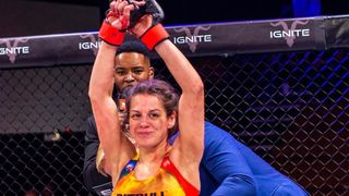EXCLUSIV:  Alice Ardelean, campioană mondială la MMA pentru echipa Ronin Birmingham/ ”România este pe drumul cel bun, sunt mulți sportivi talentați”