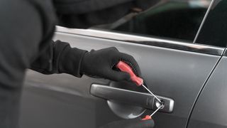 VIDEO- Copil de 13 ani, prins la volanul unei mașini furate în Brăila! A reușit să pornească autoturismul fără cheie