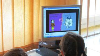 O femeie a fost arestată după ce a intrat într-o școală, din România, și a bătut două eleve