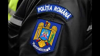 Un bărbat a fost reținut, după ce a intrat cu o cagulă într-o stație PECO