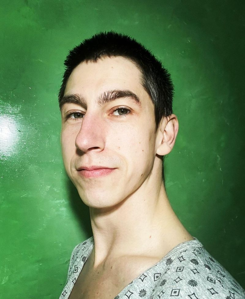 Mai mulți vecini și prieteni de familie ar fi susținut faptul că Bogdan s-ar fi schimbat din toamna anului trecut, imediat după plecarea fostei partenere