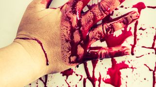 Tentativă de omor pe străzile din S&acirc;ngeorz-Băi! O femeie a fost &icirc;njunghiată de 9 ori