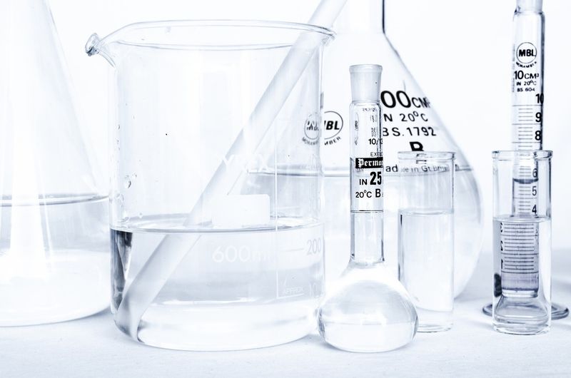 Subiecte simulare Chimie BAC 2023. Vezi ce subiecte au picat!