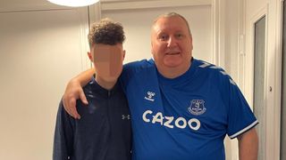 Christopher a fost tratat pentru o tăietură la cap și una sub ochi - dar a refuzat să facă declarații polițiștilor