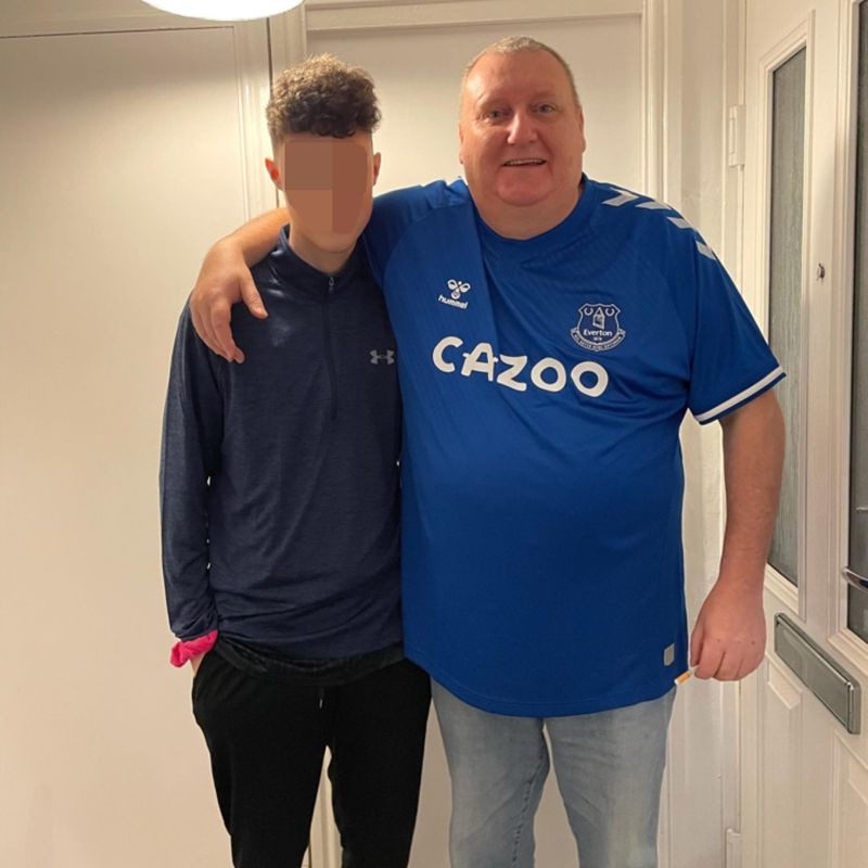 Christopher a fost tratat pentru o tăietură la cap și una sub ochi - dar a refuzat să facă declarații polițiștilor