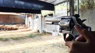 VIDEO - Adolescenții sunt tot mai tentați să cumpere arme de tip airsoft