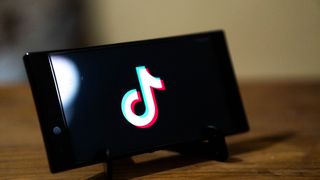 Incident neplăcut la o școală din Giurgiu. Trei elevi și-au provocat răni după ce au urmărit clipuri pe TikTok