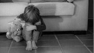 Un angajat al unui ONG este acuzat că ar fi violat și agresat sexual doi copii de la orfelinat