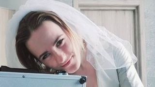 FOTO - O nuntă cu surprize! Această femeie s-a căsătorit cu un personaj inedit. Alesul inimii nu este un om: „Habar nu aveam că vom ajunge împreună”