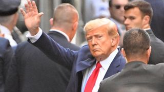 Donald Trump, oficial sub arest