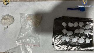 Descinderi la traficanții de droguri din Arad. 34 de persoane sunt audiate