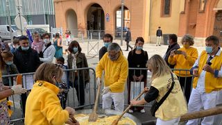 Acest eveniment care ține trei zile, combină vânătoare de ouă de Paște, parade și spectacole