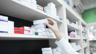 VIDEO - Farmaciștii ar putea fi sancționați dacă recomandă pacienților medicamente de care nu au nevoie