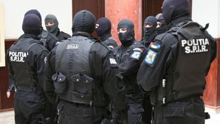 Percheziții la vila manelistului Nicolae Guță din Petroșani