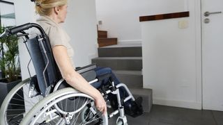 Tânără cu dizabilități din Covasna, supusă la tratamente inumane de proprii părinți