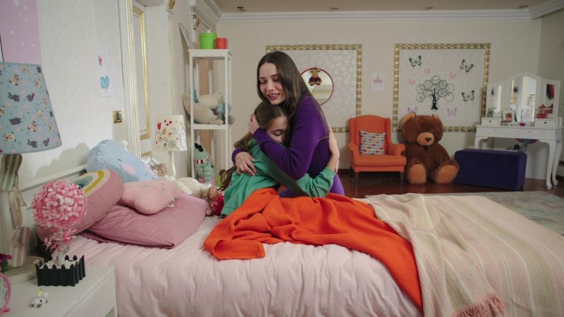 Astazi, la Kanal D2, de la ora 18:00, in “Instinct de mama”, Yeliz, prinsa cu ,,mata-n sac''