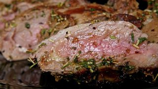 VIDEO - Carnea de miel a devenit un produs de domeniul fantasticului. Prețurile sunt exorbitante