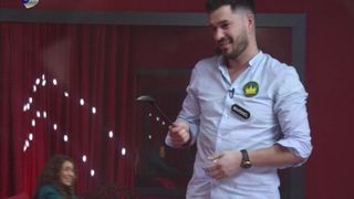 Zi plină de surprize în ”Casa Iubirii”. Fetele vor lansa provocări băieților în camera roșie