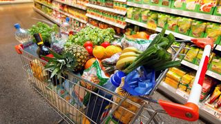 Paște 2023: Câți bani trebuie să scoată românii din buzunare pentru cumpărături?