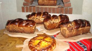 VIDEO - Cofetăriile din țară sunt pregătite cu pască și cozonac pentru Paște