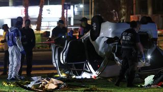 Poliția a declarat că l-a &icirc;mpușcat pe șoferul mașinii, iar starea lui este necunoscută &icirc;n acest moment