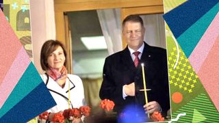 VIDEO | Klaus Iohannis și soția sa - prezenți la slujba de &Icirc;nviere oficiată la Biserica Romano-Catolică