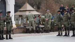 Incident în timpul discursului lui Nicolae Ciucă. Un militar a leșinat