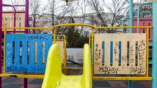 Un loc de joacă din Galați, abia reabilitat, a fost vandalizat