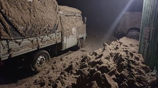 Norul de cenușă în urma erupției s-a deplasat spre vest și sud și a măsurat 400 pe 270 de kilometri